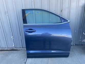 2014-2019 Toyota Highlander Right Front Door