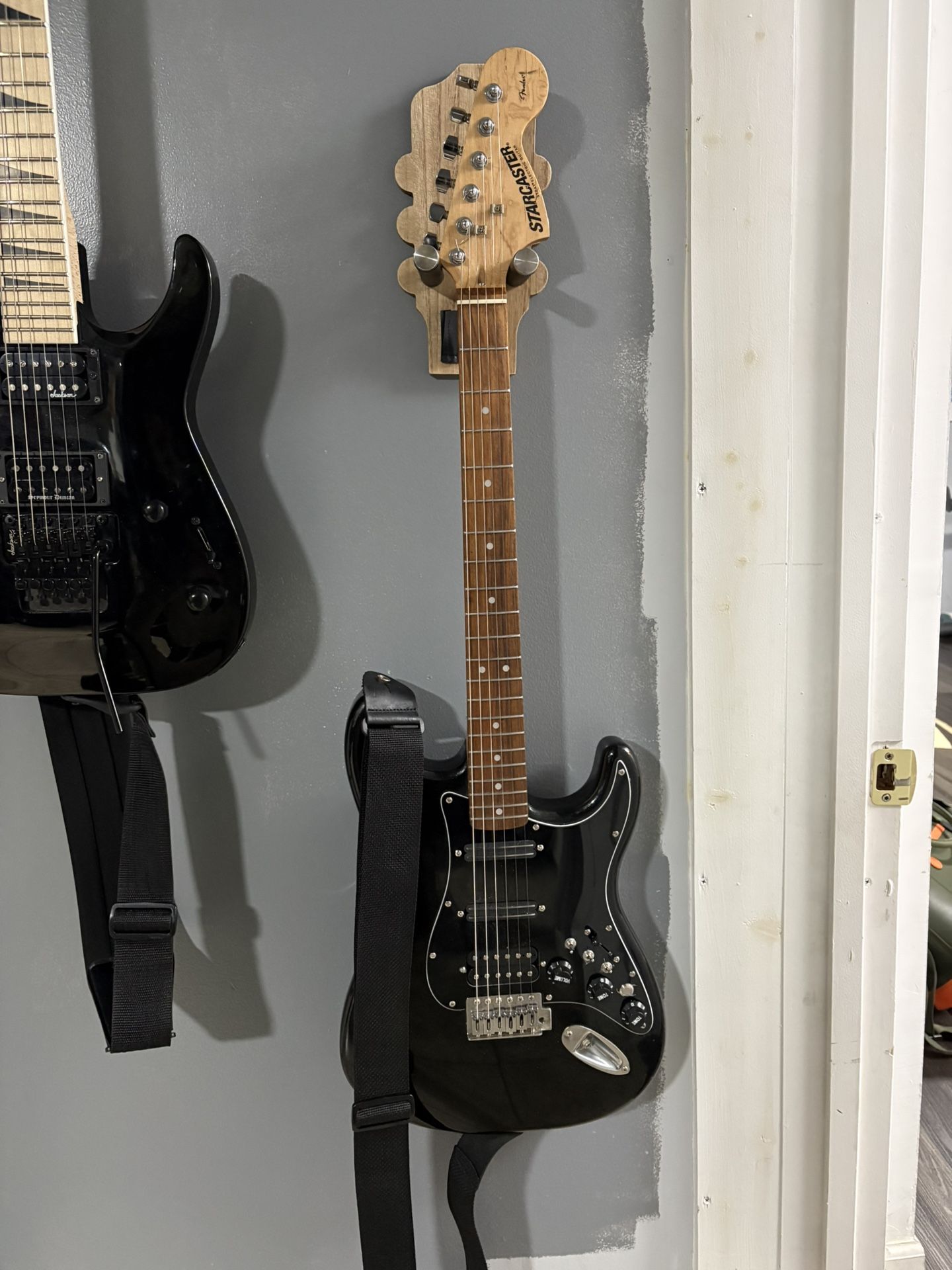 Starcaster By Fender for Sale in Chicago, IL - OfferUp