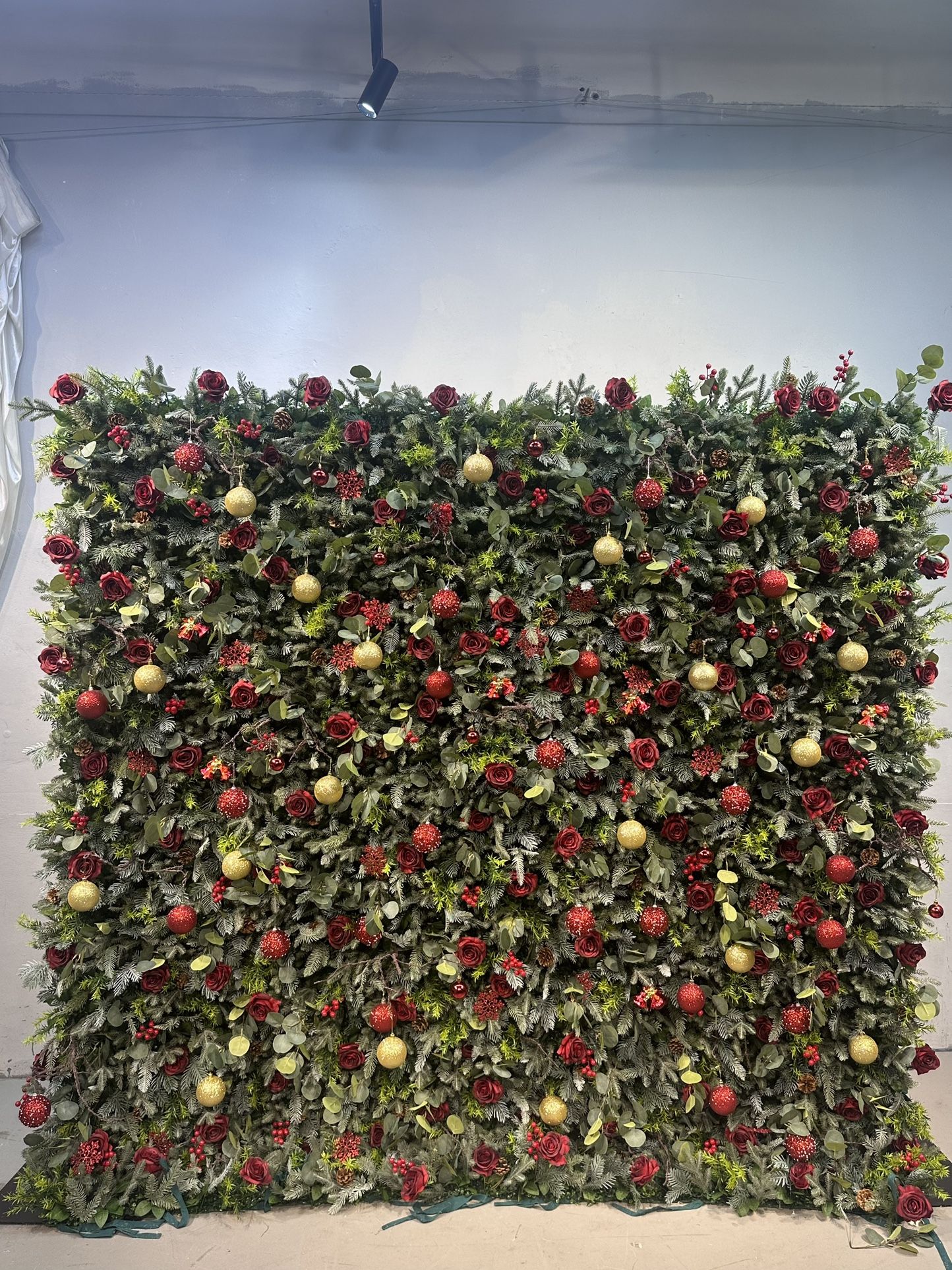 8’x8’ Christmas Holiday-Themed Artificial Flower Wall with Red Roses and Ornaments