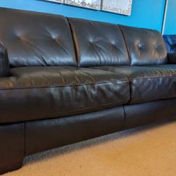 Black Leather Pull-out Couch