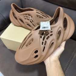 Adidas Yeezy Foam Runner Clay Red Size 10 (BrandNew + OGAll)