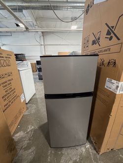 Frigidaire top freezer bottom fridge MINI FRIDGE