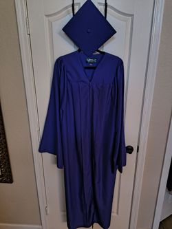 Balfour Cap & Gown