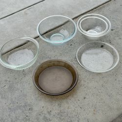 Pyrex Bowls