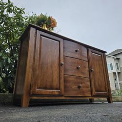 MARVELOUS Amish Shaker Style Solid Wood Dresser Buffet Sideboard Credenza Brown