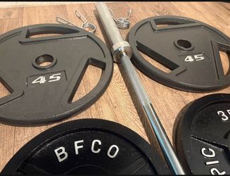 NEW Olympic Equipment: 6 ft Silver Barbell With Weight Plates: 45s to 2.5s Total: 287 lbs.