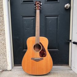 Yamaha FG700S Acoustic Folk Guitar - Lightly used - plus Guitar Bag