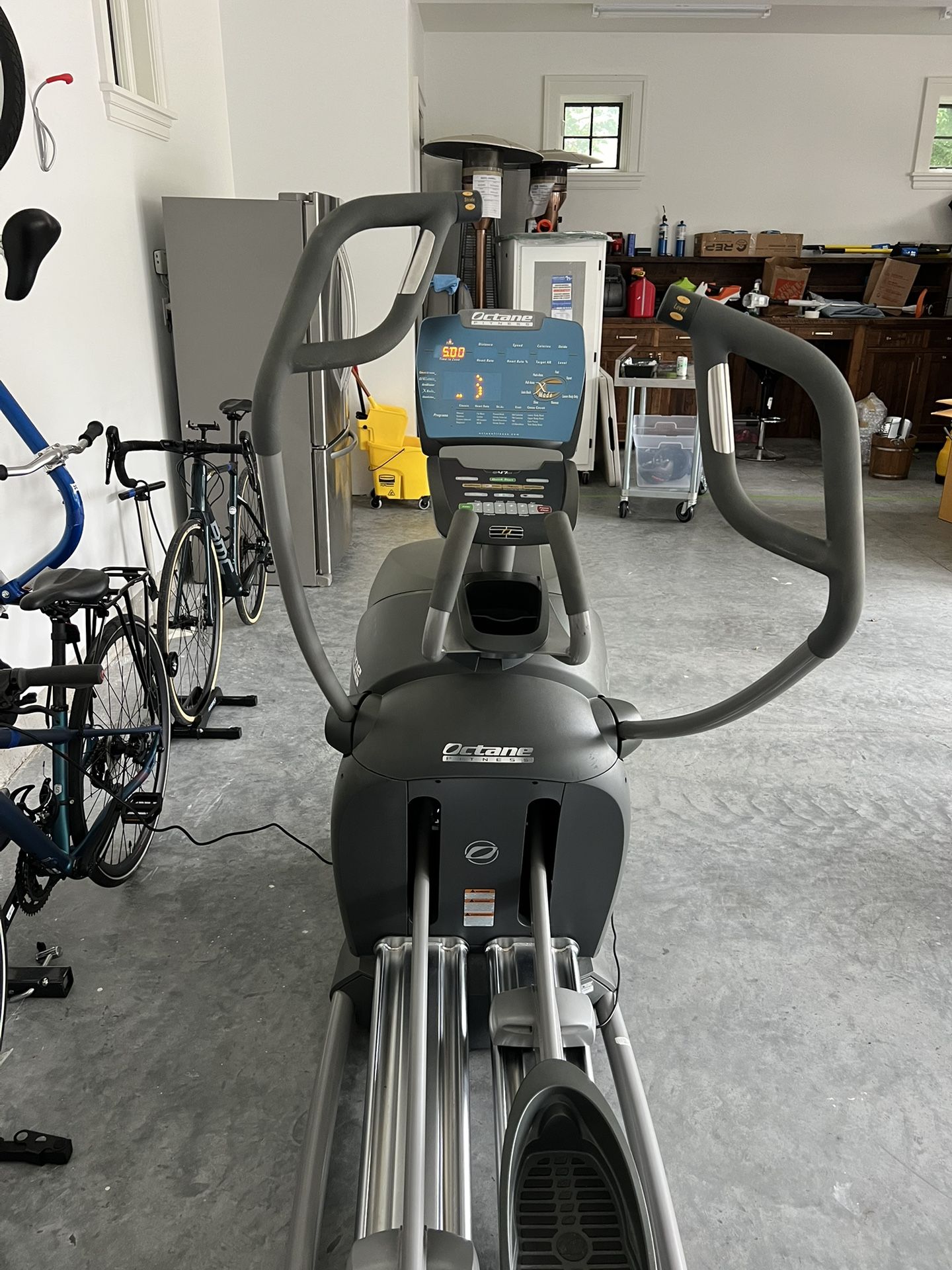 Octane Q47xi Elliptical Trainer
