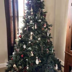 Pre-lit 7.5 Ft Tree 