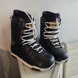 Men's Chamonix Snowboard Boots (Size 13)