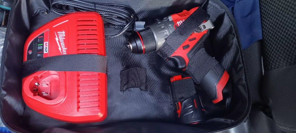 Milwaukee M12 Fuel Hammer Drill 