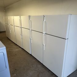 GE Refrigerator (1 Month Warranty)