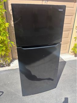 Frigidaire Refrigerator $250 free delivery