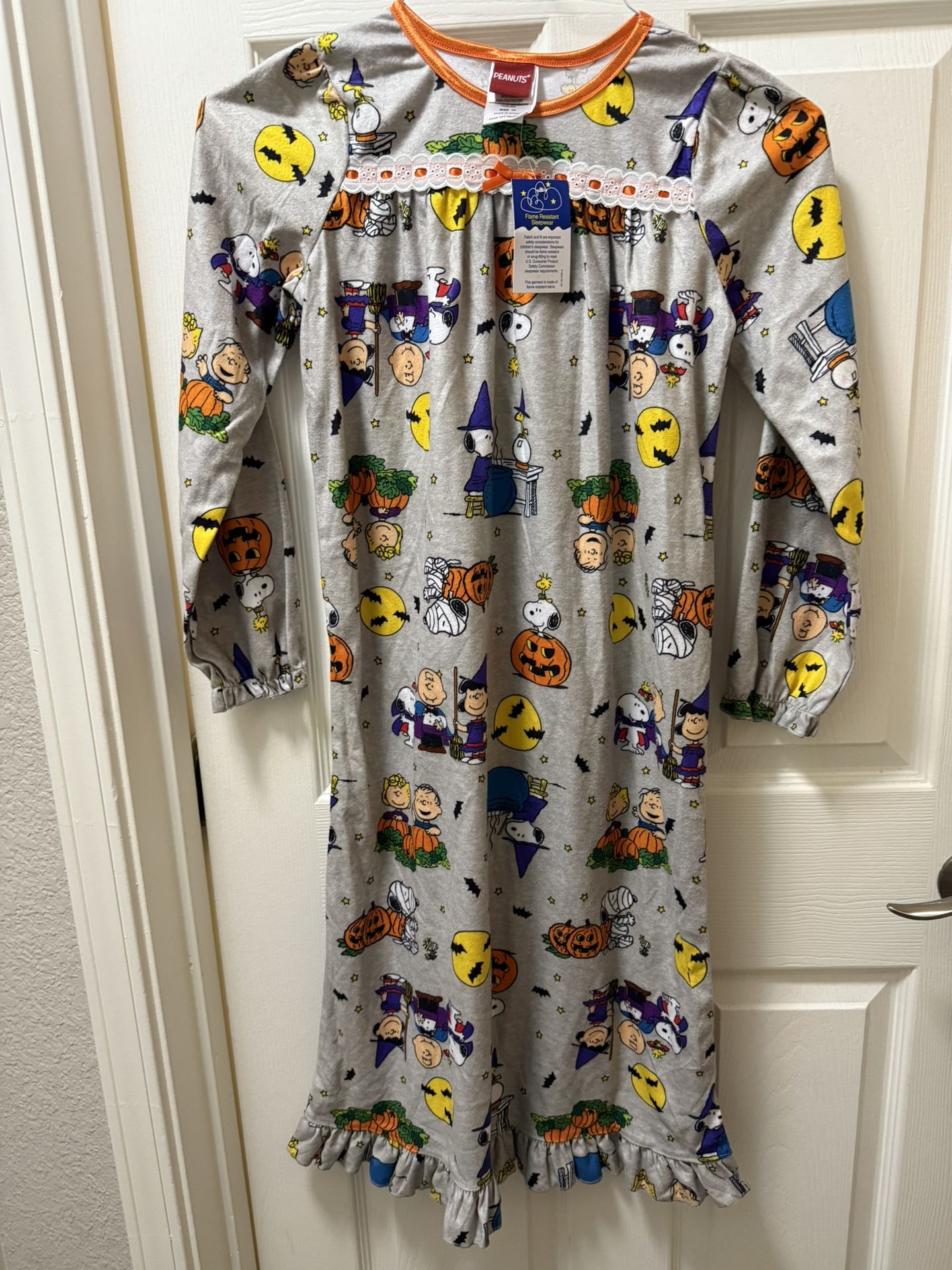 Peanuts Girls Halloween Nightgown Ruffle Charlie Brown Snoopy Great Pumpkin PJ