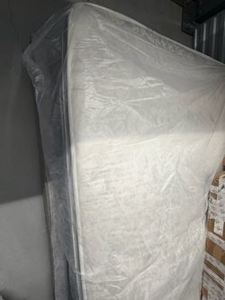 “FULL Size“  - White Quilted Mattress in Plastic Wrap