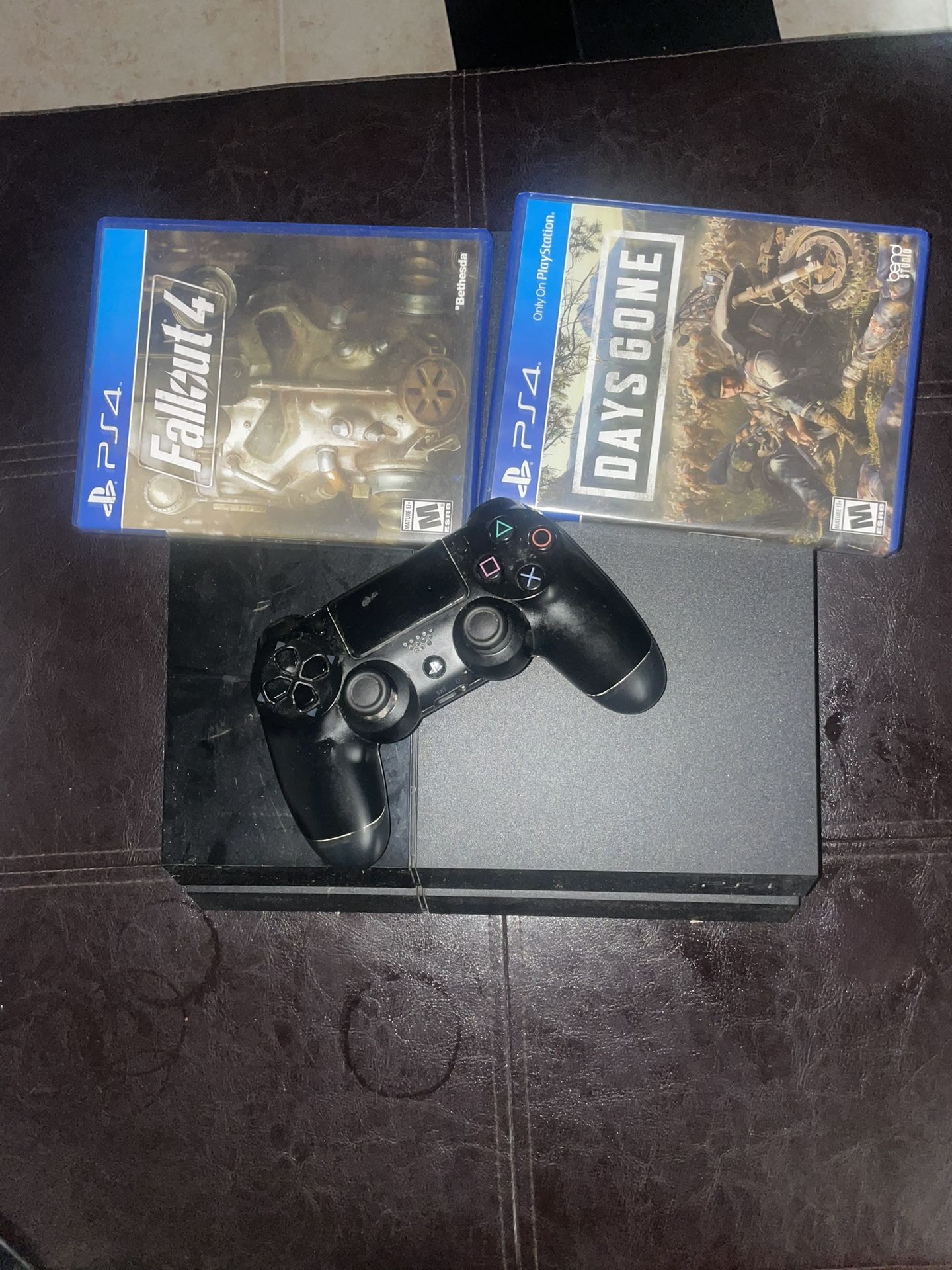 PlayStation 4 1TB Bundle – (Broken)