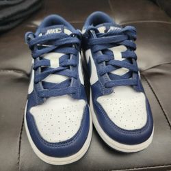 Nike Dunk Low (Size 2y) Excellent Condition