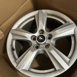 ford mustang V6 stock wheels