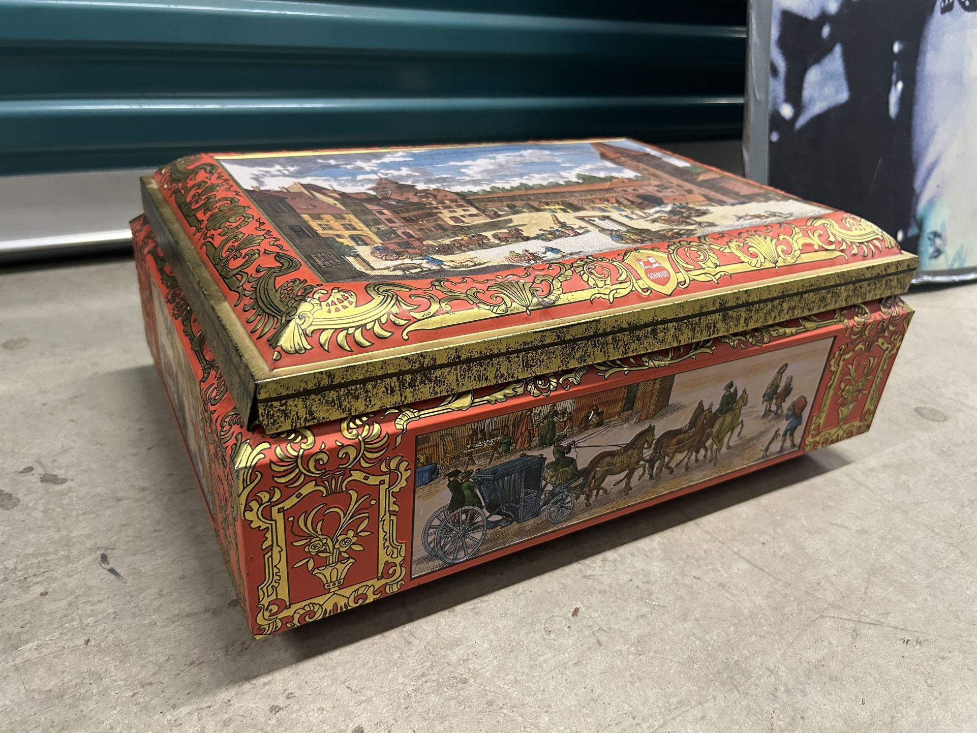 Vintage E Otto Schmidt Gold Tin Large Cookie Box German Lebkuchen und Hoing 1986