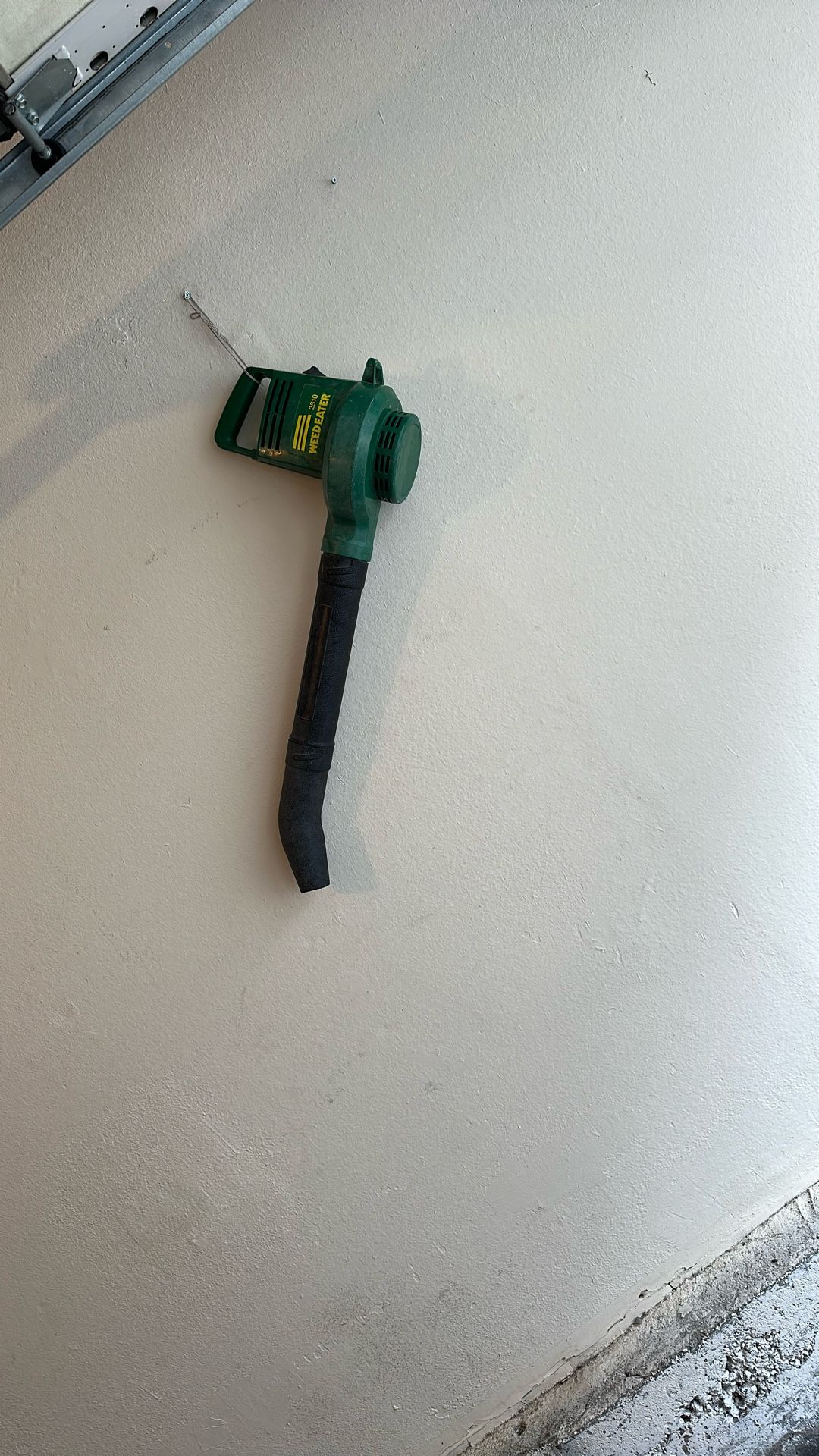 Leaf Blower