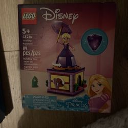 New! Lego Rapunzel Twirling !! New !! Mint!