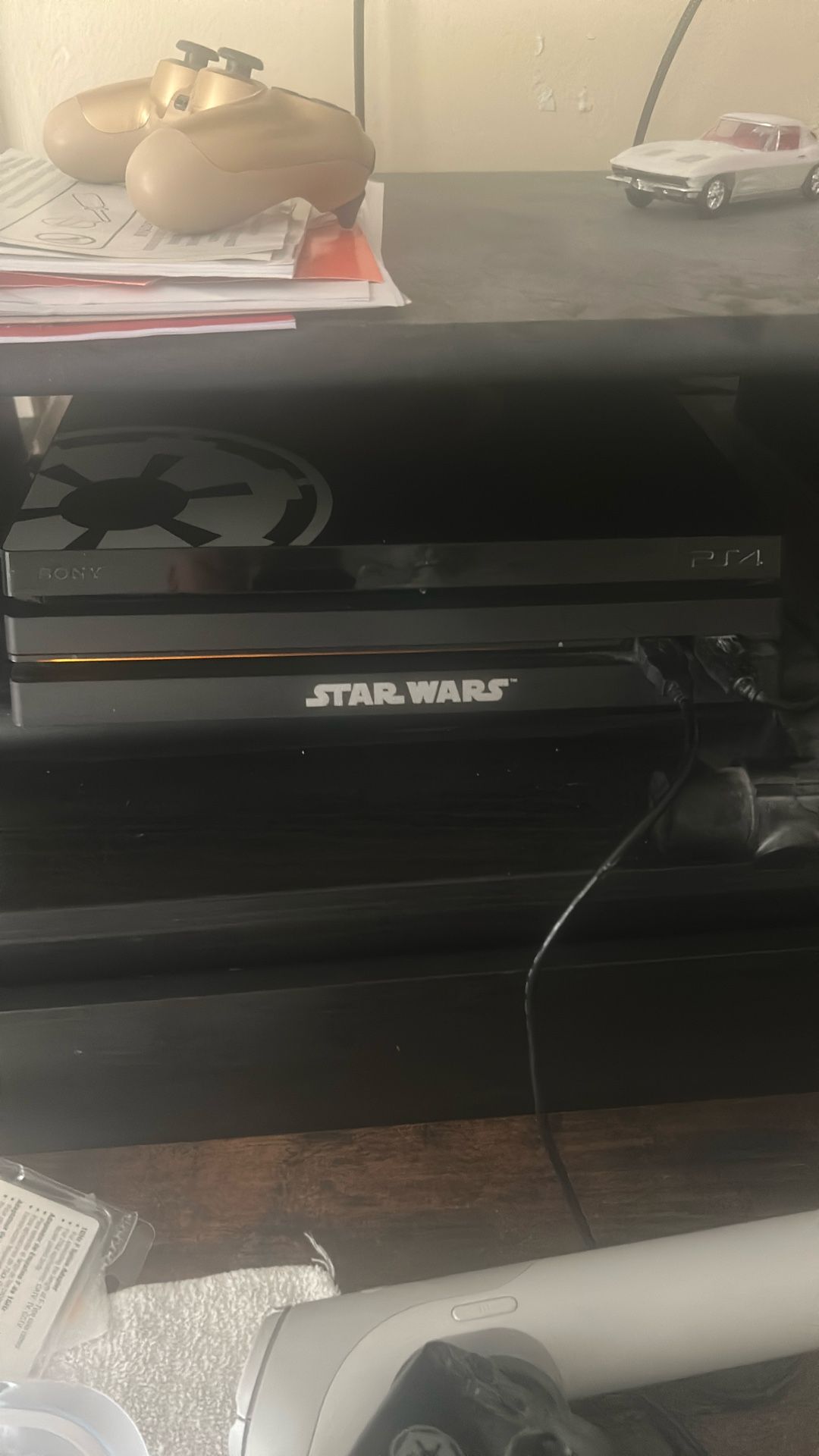 PlayStation 4 Pro Battlefront 2 Star Wars Edition Console