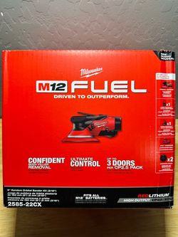 MILWAUKEE SANDER KIT