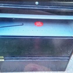 File Cabinet Good Condition $10.00