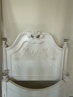 Disney Princess twin bed