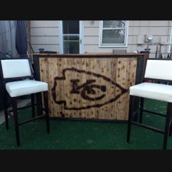 Chiefs Table Bar