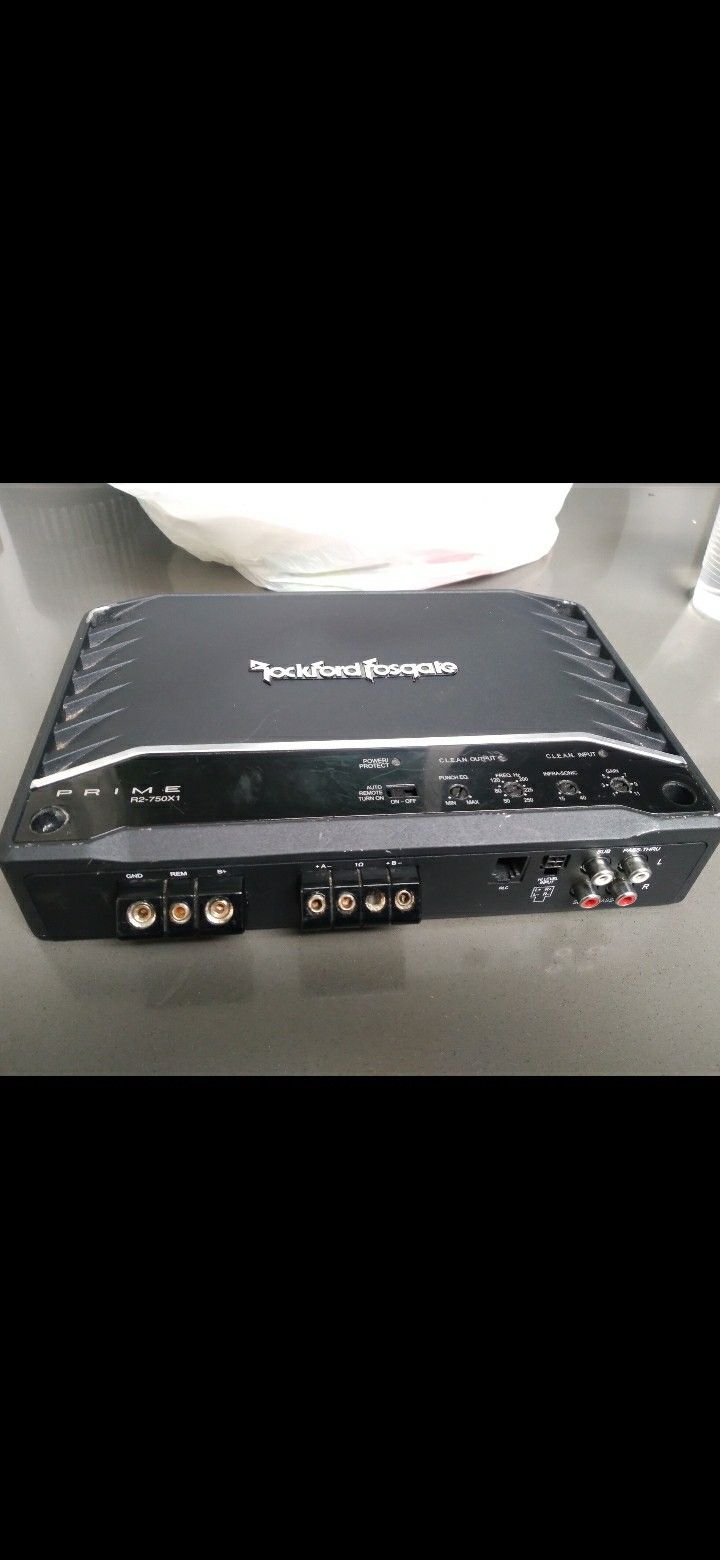 Rockford Fosgate Mono Block car Amplifier R2-750x1 (Read Descriptions Below For More Details)