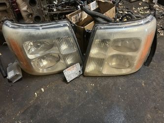 99-06 Escalade Headlights HID