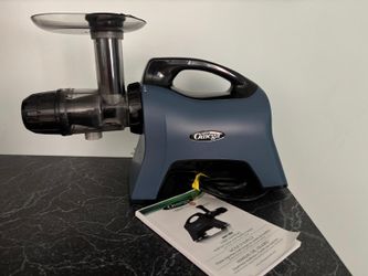 Omega Cold Press 365 MM1500 Juicer - Like New!