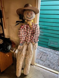 Life Size Scare Crow Free