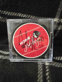 Tyler Johnson signed  Blackhawks Christmas Puck