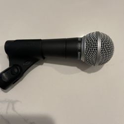 Shure SM58 Microphone with Bag and Clip 