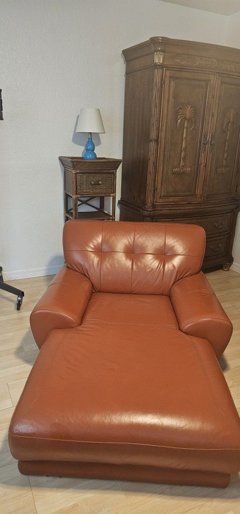 Leather Chaise Lounge Chair 