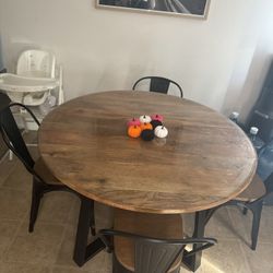 Table & Chairs