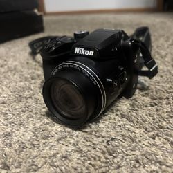 NIKON COOLPIX B500 camera (comes with charger and case)