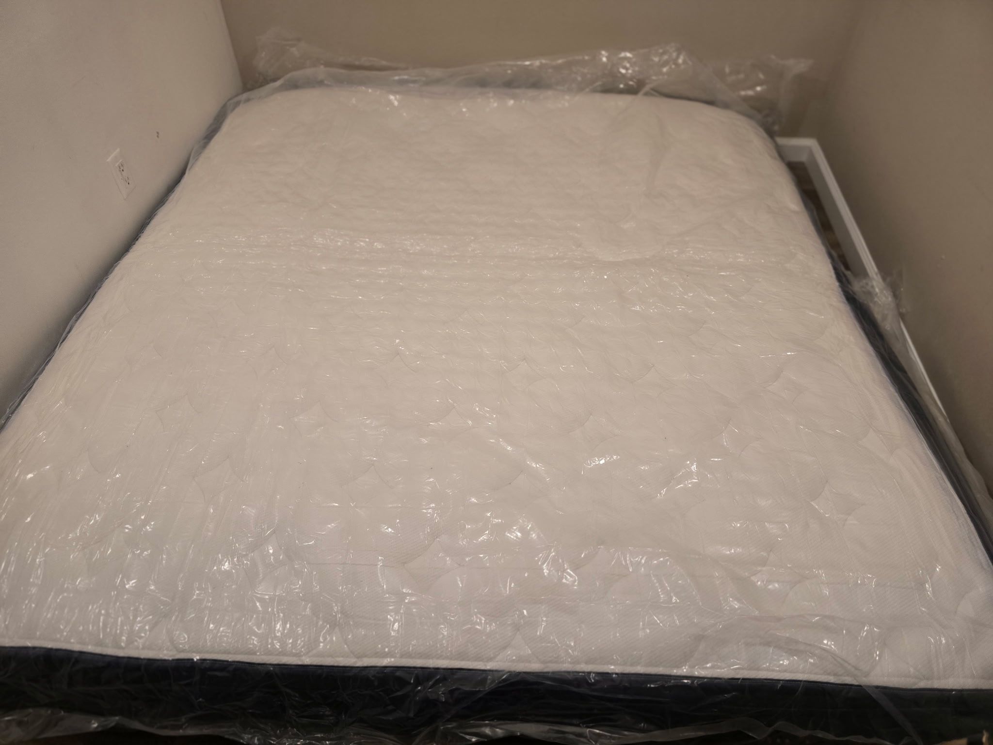 King Sized Silk and Snow Hybrid Medium Firm Mattress