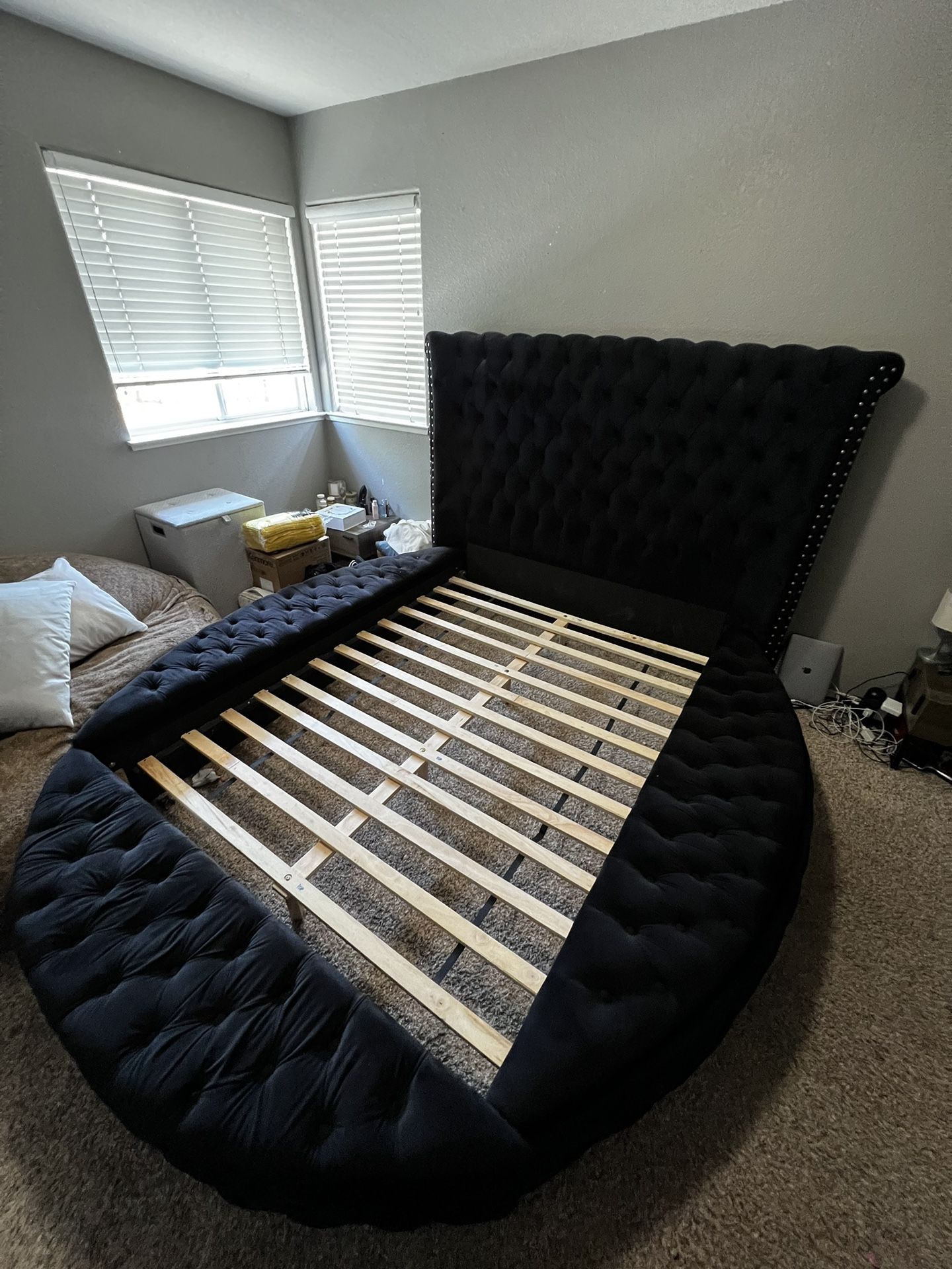 Upholstered Queen Storage Bed for Sale in Roseville, CA OfferUp