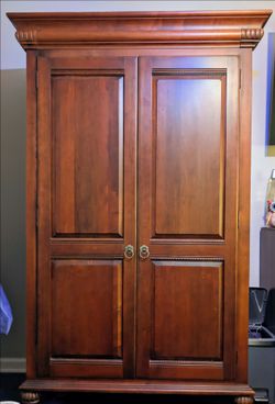 Ethan Allen "British Classics" Solid Wood Armoire / Media Cabinet