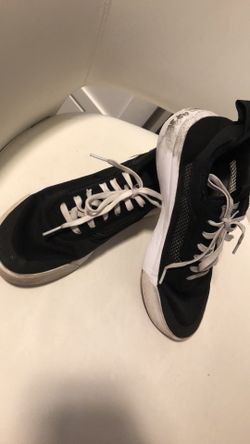 Vans sneakers size 7.0 men/8.5 woman