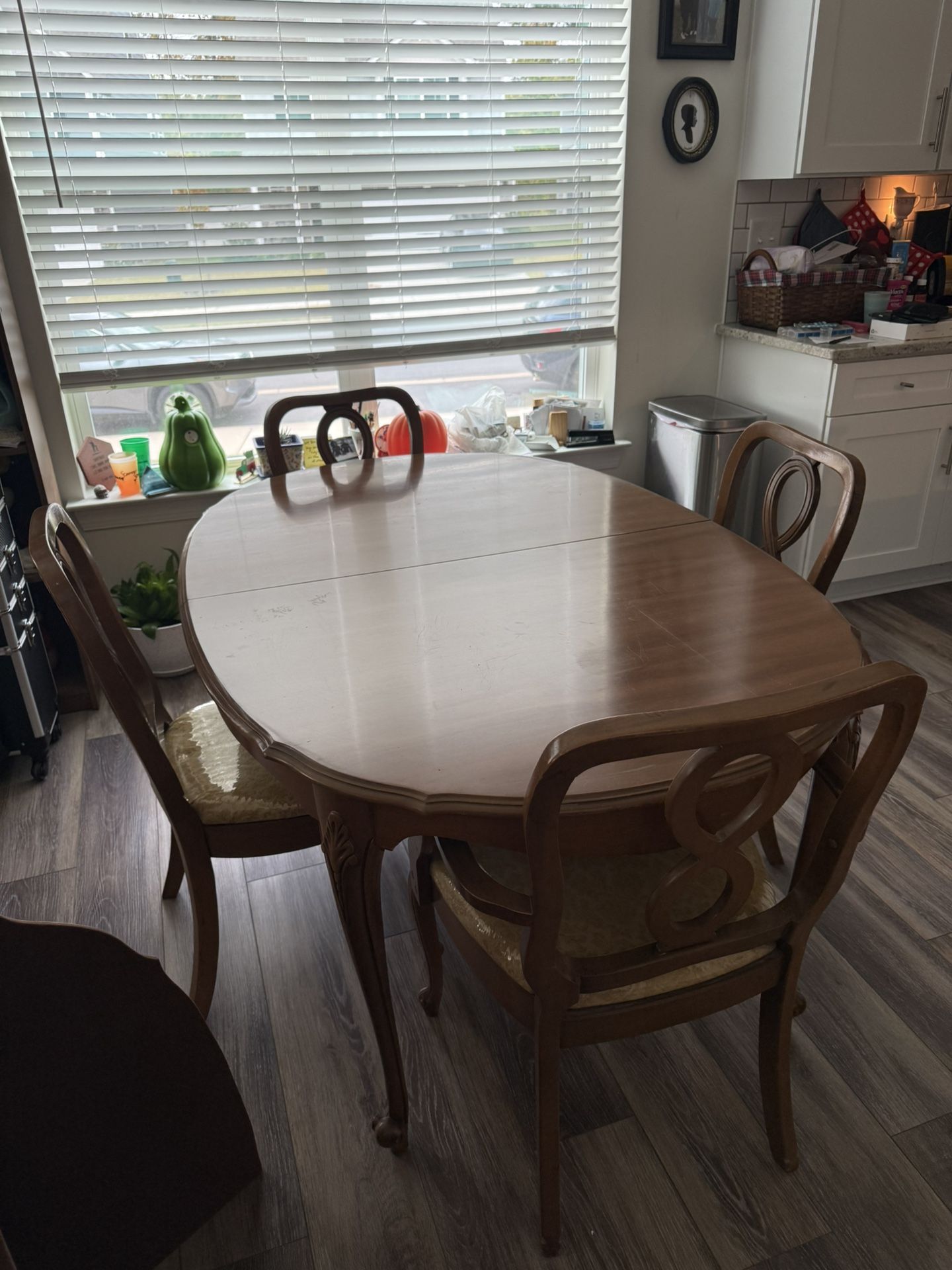 Dining Table Set With 5 Chairs. Leaf And Protective Table Top Padding Included