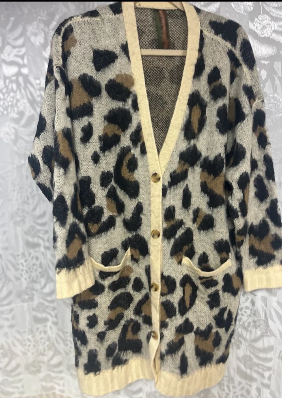 Women Aratta Silent Journey Cardigan