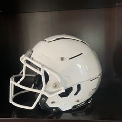 SCHUTT YOUTH F4 FOOTBALL HELMET