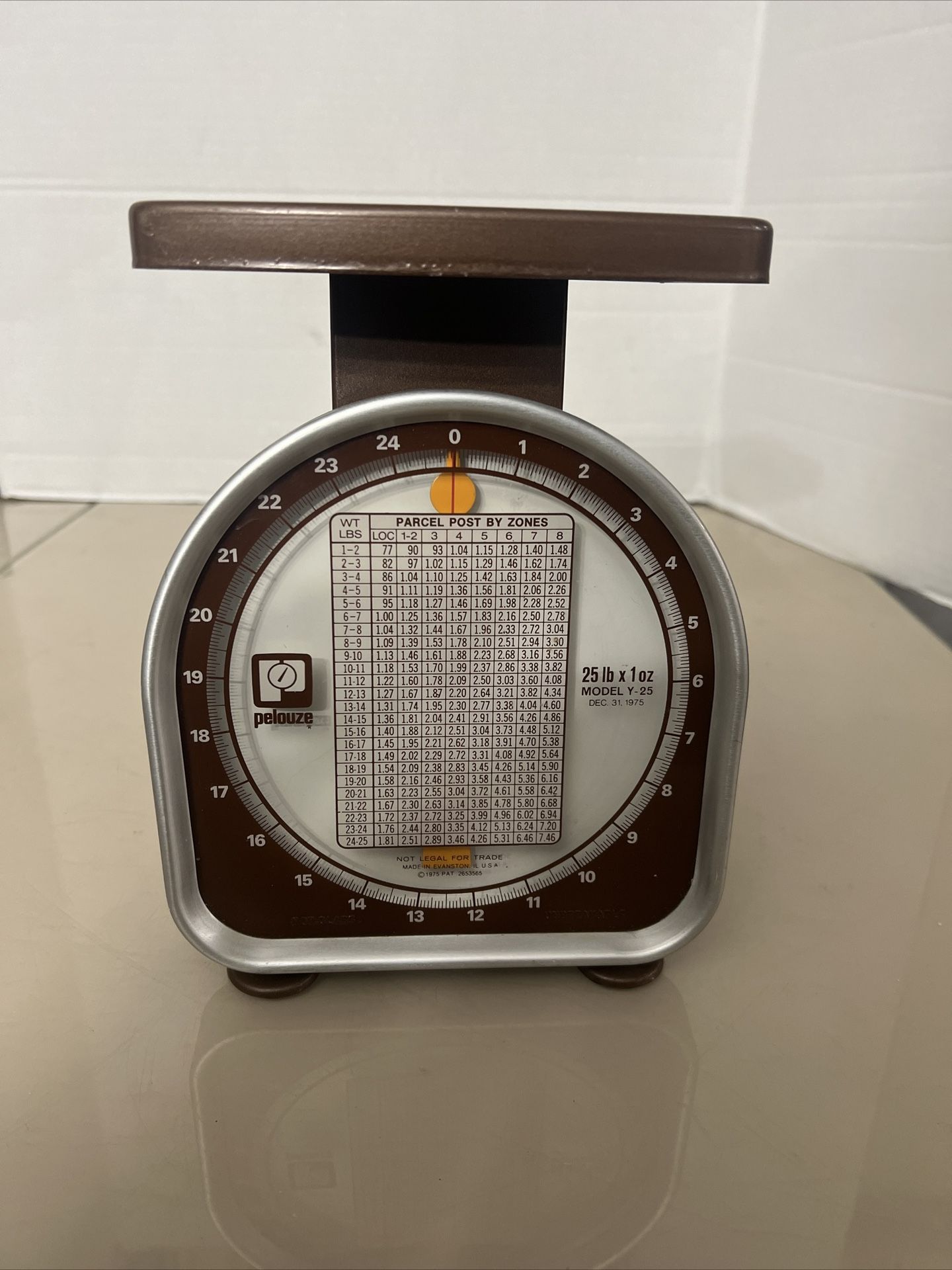 Vintage Pelouze Model Y-25 Postal Scale Dec 31 1975 Great Condition. Pre owned in great condition with minor cosmetic blemishes. These are mainly on t