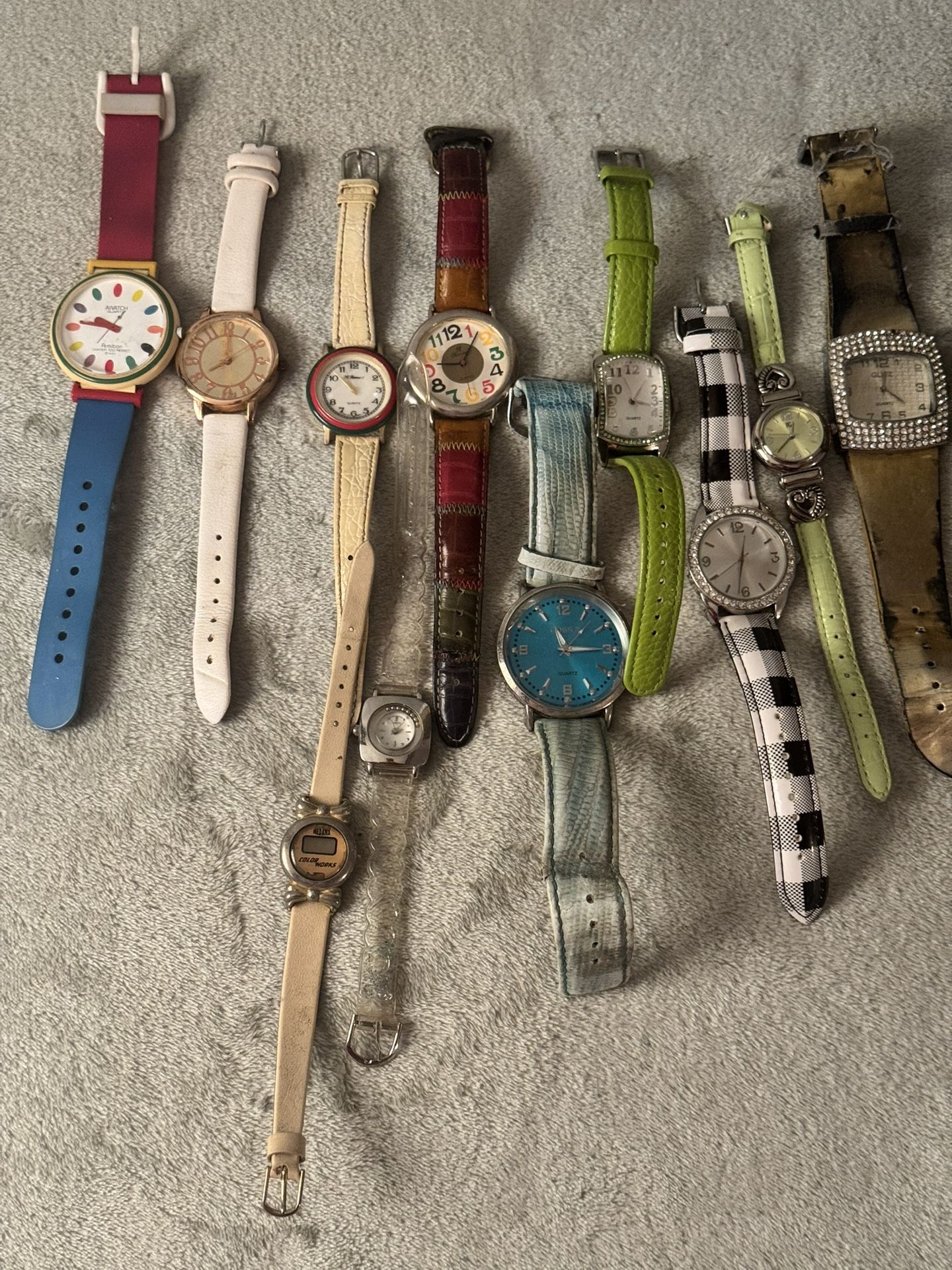 Assortment VINTAGE Watches 90’s , 2000’s
