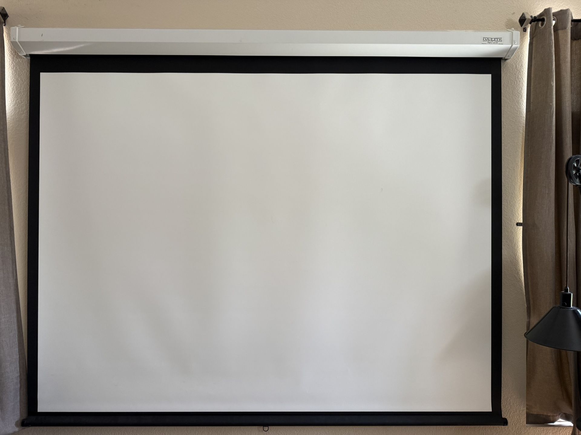 Projector And Projector Screen