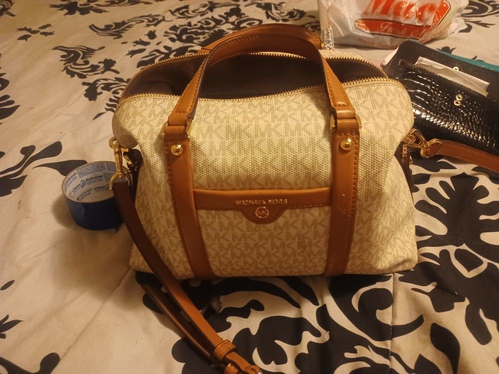 Michael Kors Purse Still Has Tagd On It